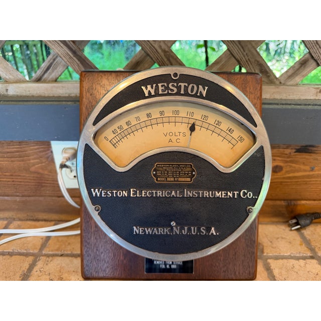 Antique Weston Electrical Instrument Co. Voltmeter From Milwaukee First Street Substation (1910s With Plaques) Working Condition For Sale - Image 4 of 9