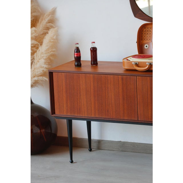 Mid-Century Modern Vintage Vinyl Cabinet in Teak, 1960s For Sale - Image 3 of 18
