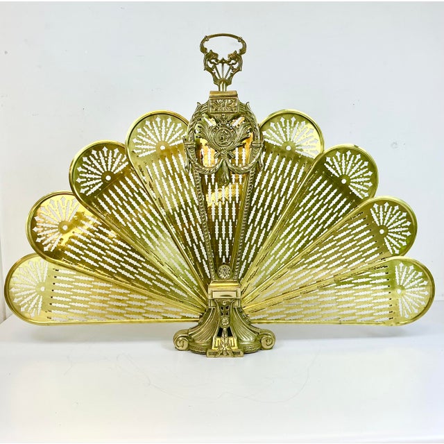 English 1950s Vintage English Edwardian Neoclassical Brass Peacock Fan Fireplace Screen. For Sale - Image 3 of 16