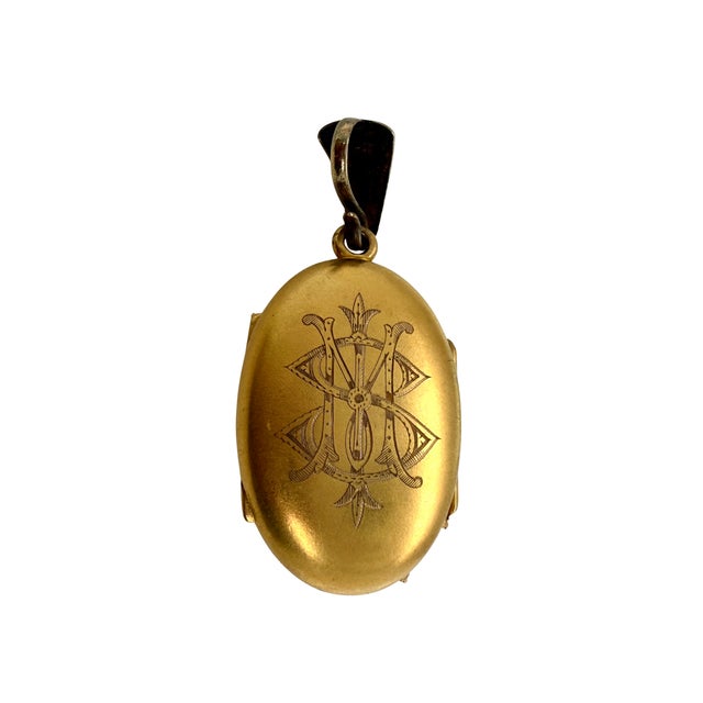 Late 19th Century Victorian 14k Gold Picture Locket Pendant With Pearl For Sale - Image 4 of 4
