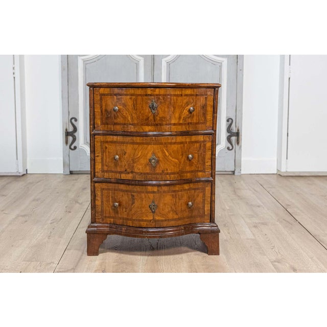 Italian 18th Century Walnut and Mahogany Three-Drawer, Serpentine Front Chest For Sale - Image 4 of 11