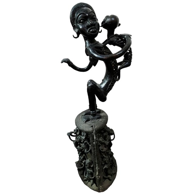 Cameroonian Artist, Maternity Tikar Sculpture, Pre-1800s, Bronze For Sale