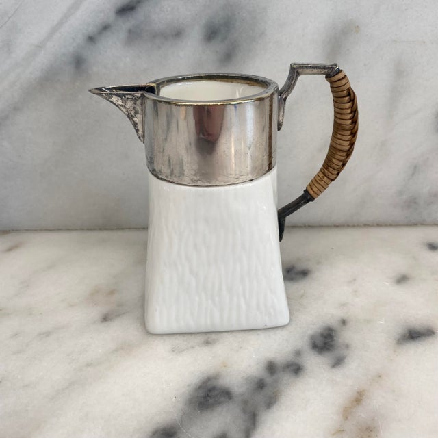 English 1960s Wedgwood British Porcelain & Silver Plate Cream Pitcher With Wicker Handle For Sale - Image 3 of 9
