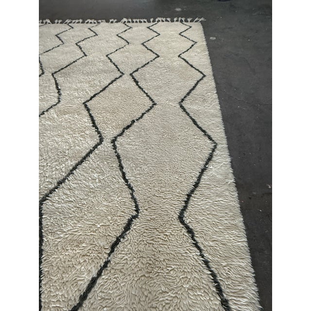 Off-white 9ft × 12ft 9in West Elm Souk Wool Shag Rug For Sale - Image 8 of 12