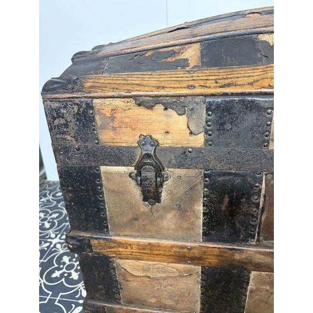 Antique Victorian Dome Trunk, 1800s For Sale - Image 3 of 16