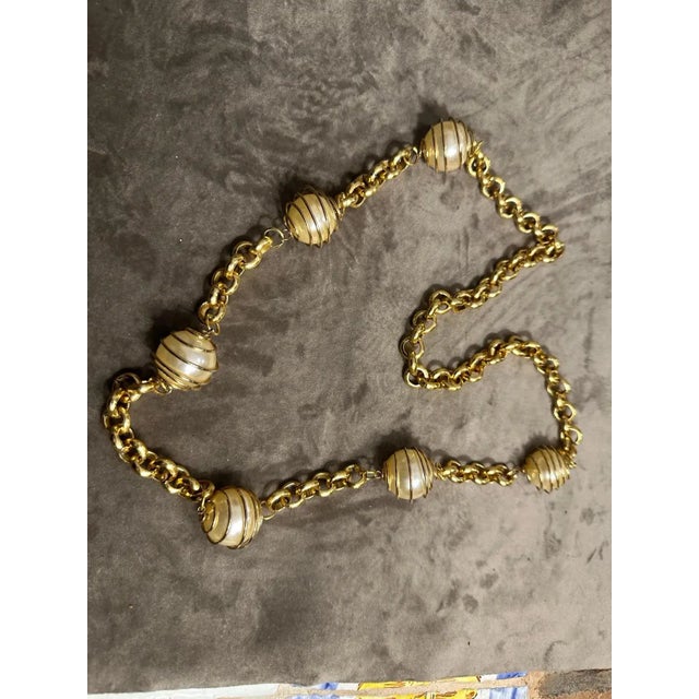 Metal A 1970s High Quality Costume Jewelry Italian Vintage Chain For Sale - Image 7 of 10