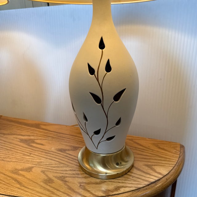 Late 20th Century French Country Countryside Leaf Motif Ceramic Table Lamps, Pair For Sale In San Francisco - Image 6 of 12