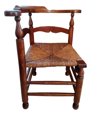 1770s Queen Anne Corner Roundabout Maple/ Hickory Accent Chair