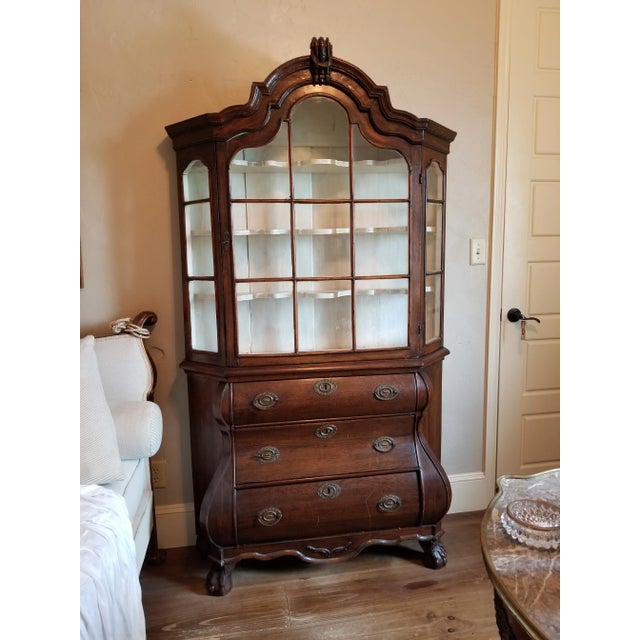 This is one of my all time favorite cabinets. I have used it to display collections of Canton Enamel, 18th C creche...