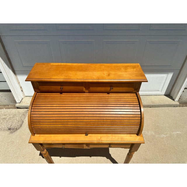 Mid-Century Modern 1974 Athens Table Company Roll-Top Writing Desk, Model 799r – Solid Wood With Original Lamp For Sale - Image 3 of 11