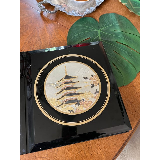 Asian 1970s Black Lacquer Pagoda Etched Album For Sale - Image 3 of 9