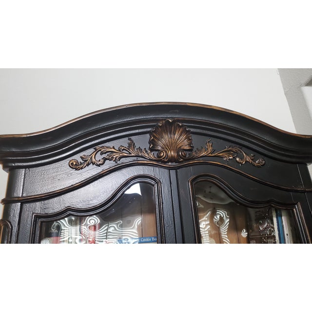 Hooker Furniture Hooker Furniture North Hampton Bonnet Top Display Cabinet / Bookcase For Sale - Image 4 of 6