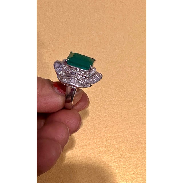 2010s Natural 8 Carat Emerald Cut Zambian Emerald & Diamond Ring in Platinum, Estate For Sale - Image 5 of 18