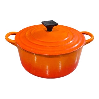 Vintage French Enameled Cast Iron Dutch Oven / Cocotte – Flame Orange (2.5–2.75 Qt) For Sale