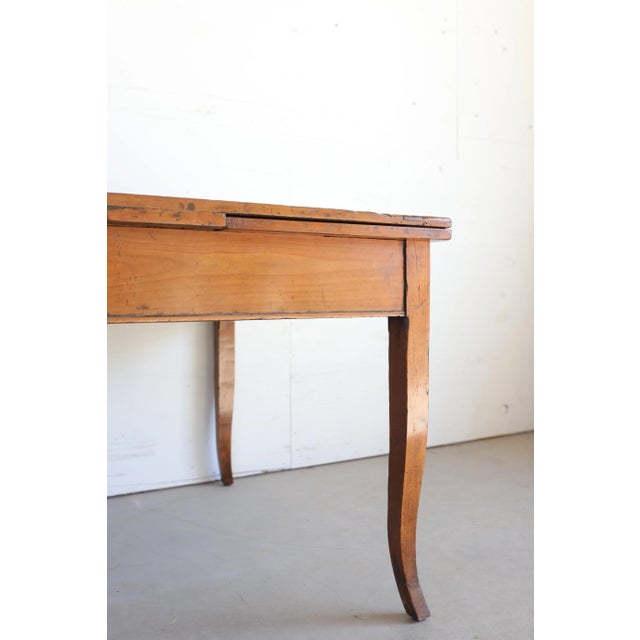 18th Century Venetian Cherrywood Square Table With Curved Legs and Two Leaves For Sale - Image 10 of 10