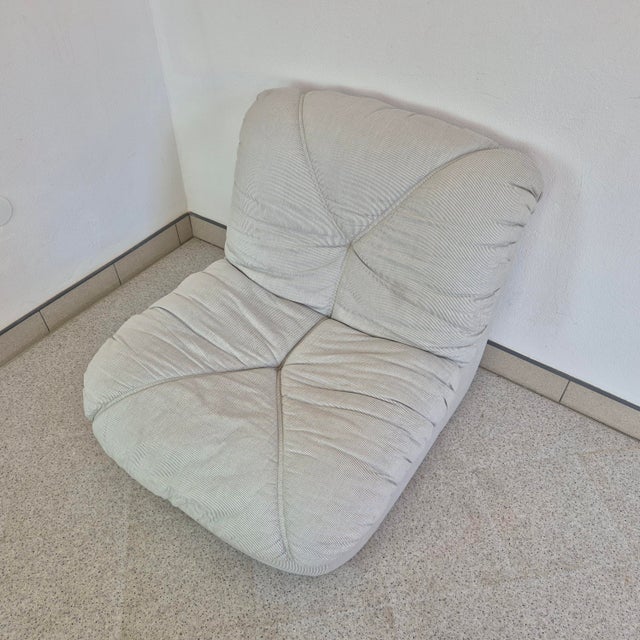 Vintage Italian Lounge Chair in Off-White Upholstery, 1970s For Sale - Image 10 of 12