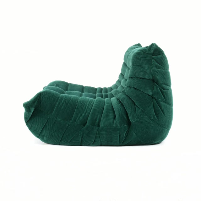 Togo Loveseat in Emerald Corduroy - Original Vintage Ligne Roset For Sale In New York - Image 6 of 10