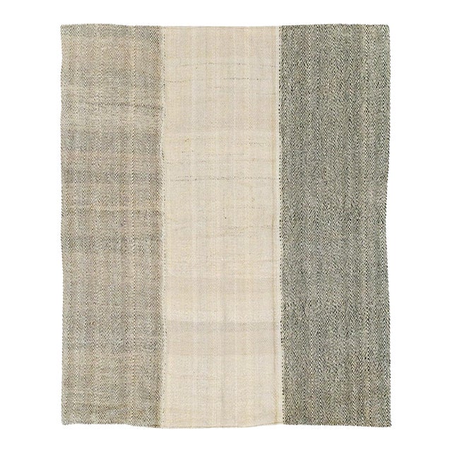 Galerie Shabab Collection Mid-20th Century Turkish Flatweave Kilim Accent Rug For Sale