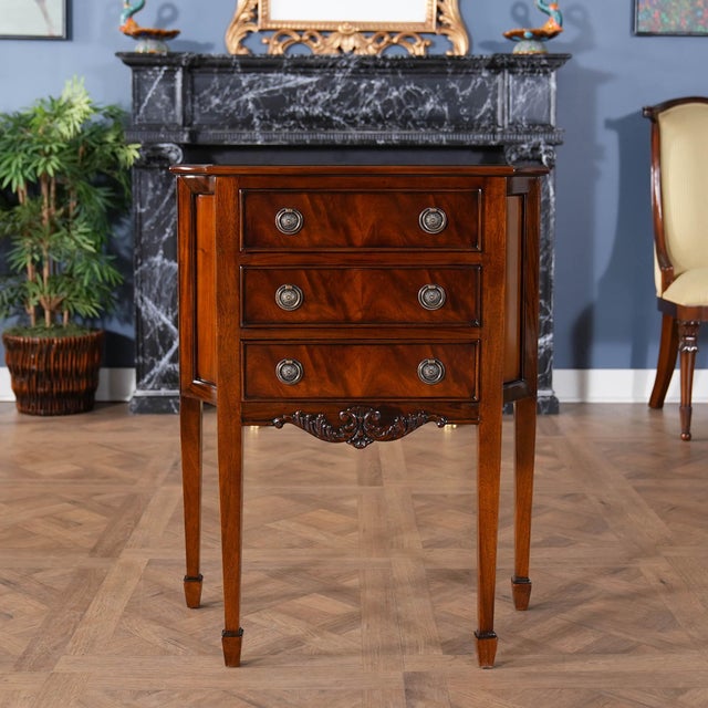 Wood Niagara Furniture Mahogany Hepplewhite Commode For Sale - Image 7 of 13