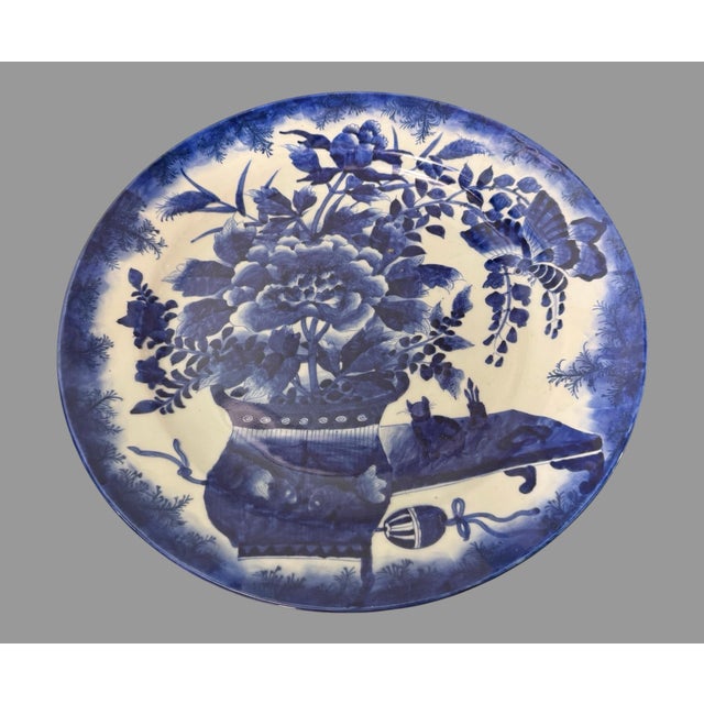 Late 19th Century Antique Blue & White Imari Porcelain 17.25" Floral Decorated Charger With Cat & Bees For Sale - Image 5 of 8