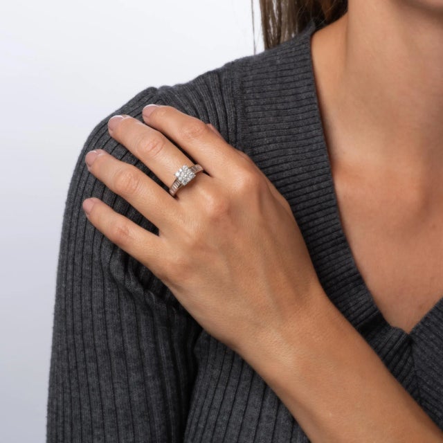 1ct Diamond Square Cluster 14k White Gold Engagement Ring Size 7 For Sale In Los Angeles - Image 6 of 7