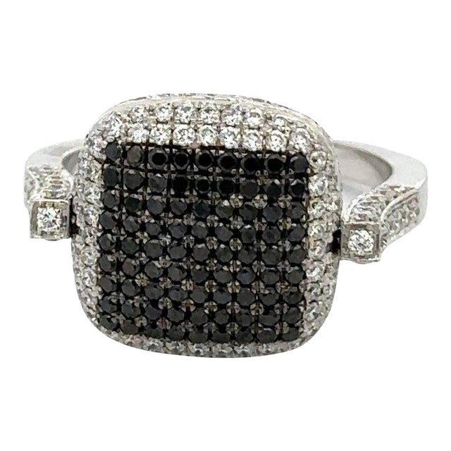 18k White Gold Diamond Flip Ring Size 7 For Sale