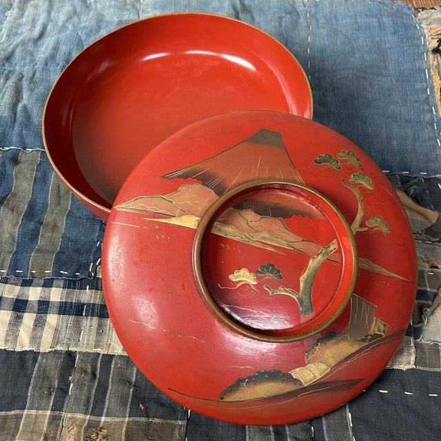 Wooden Maki-E Lacquerware Bowl with Lid, 1890s For Sale - Image 5 of 16
