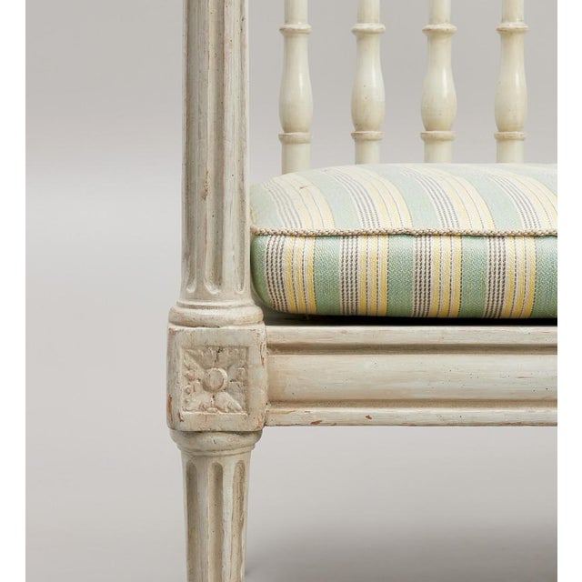 20th Century Swedish Gustavian Pinewood Daybed - Antique Three Seater Bench For Sale In West Palm - Image 6 of 6