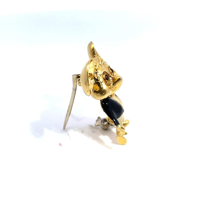 Mid 20th Century 18k Yellow Gold Enamel Coat Wearing Whimsical Mouse Brooch For Sale - Image 4 of 8