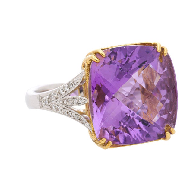 Mid 20th Century 22.48 Carat Cushion Checkerboard Amethyst & Diamond Filigree 18k Two Tone Ring, Size 8 For Sale In Miami - Image 6 of 7