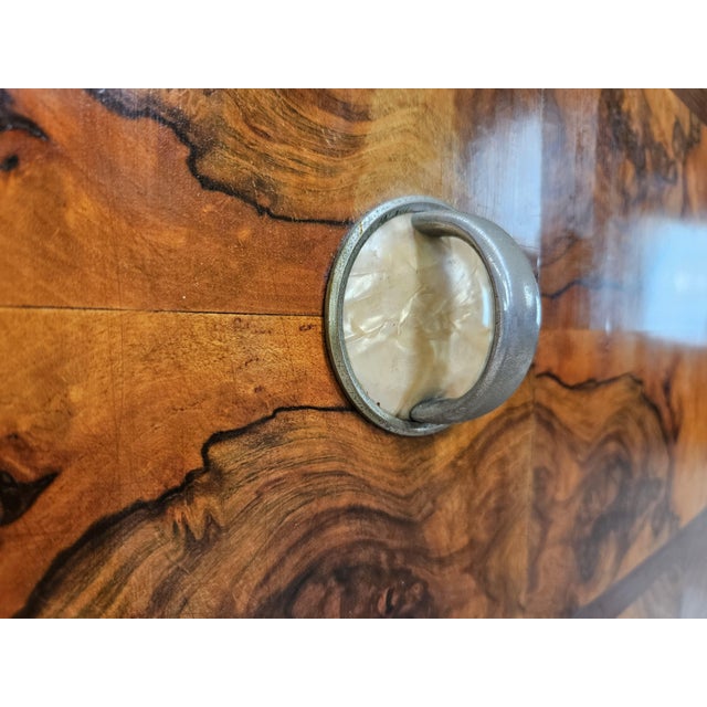 Art Deco Milanese Sideboard in Walnut Burl with Mirrored Top, 1940 For Sale - Image 12 of 18