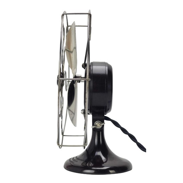 Circa 1940 Barcol Bakelite Stationary Smooth Base Desk Fan For Sale - Image 4 of 9