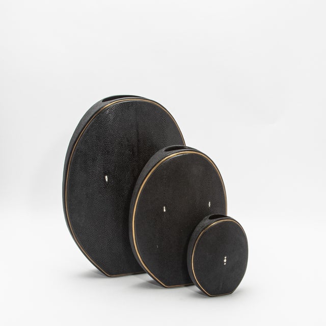 Shagreen Vase With Brass Details by R&y Augousti For Sale In Los Angeles - Image 6 of 8