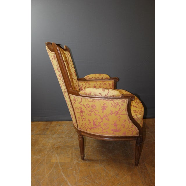 Louis XVI Walnut Bergère Armchairs, Late 18th Century, Set of 2 For Sale - Image 6 of 13