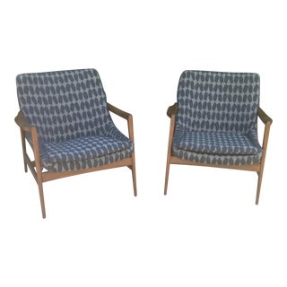Modern Mid Century Style Lounge Chairs Walnut Frames. - Pair For Sale