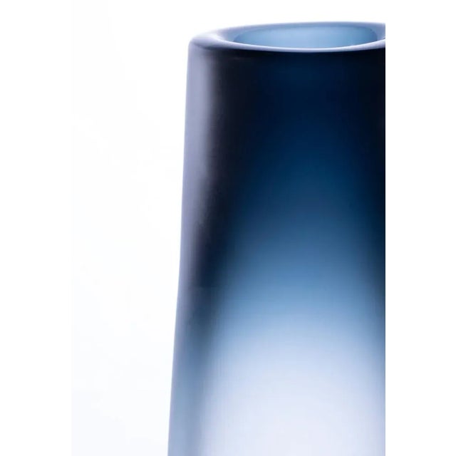 COLORS AVAILABLE: Cilindri satin-shaded: crystal / blue, crystal / honey, crystal / smoke Cilindro is a vase from the...