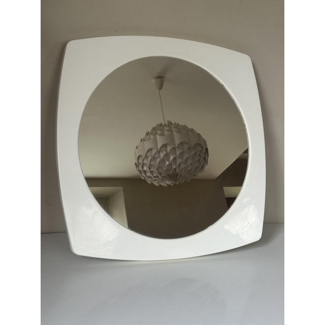 Original mirror from the 70s in white plastic from the Syla brand It is in good original condition, a few small scratches...