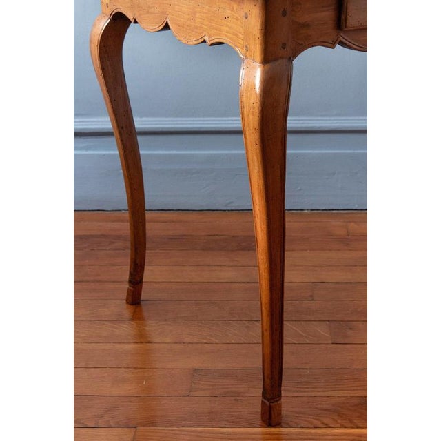 Brown French Louis XV Walnut Table, 1750 For Sale - Image 8 of 14