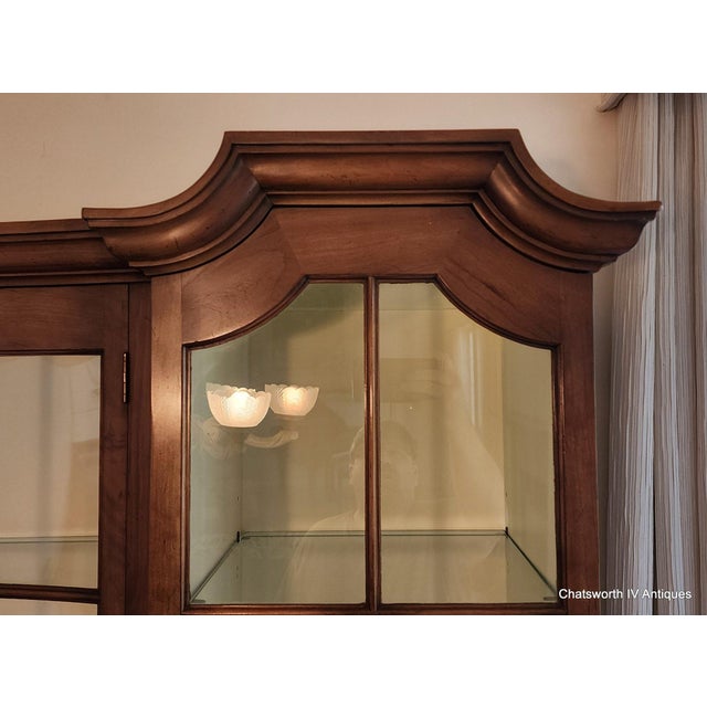 Wood Vintage 1950s John Widdicomb Mahogany Dining Room Breakfront China Cabinet For Sale - Image 7 of 12