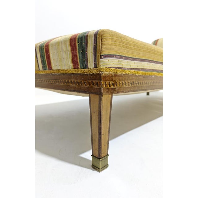 Louis XVI Style Chaise Longue in Wood and Multicolored Fabric with Brass Accessories, 1890s For Sale - Image 3 of 9