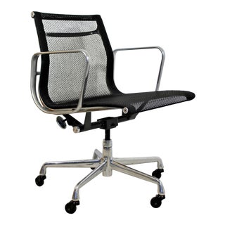 Mid-Century Modern Herman Miller Anniversary Edition Aluminum Group Chairs For Sale