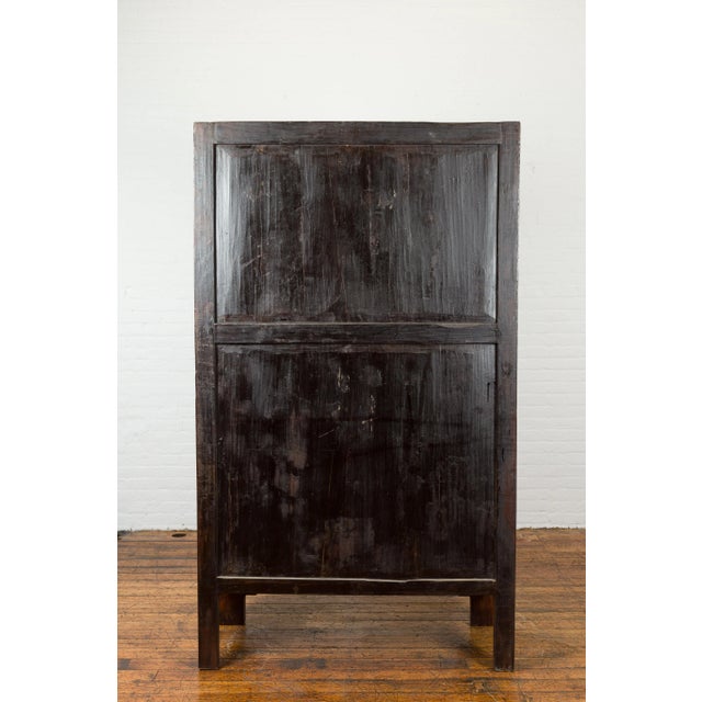 Asian Chinese Qing Dynasty 19th Century Nicely Grained Cabinet with Medallion Lock For Sale - Image 3 of 13