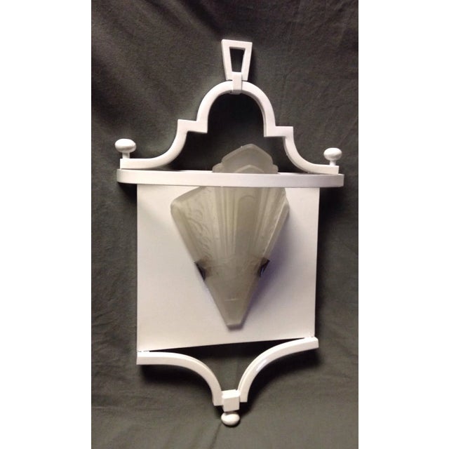 1970s Vintage Fine Art Lamps Portobello Road Collection White Sconces Wall Mounts 70s - a Pair For Sale - Image 5 of 10