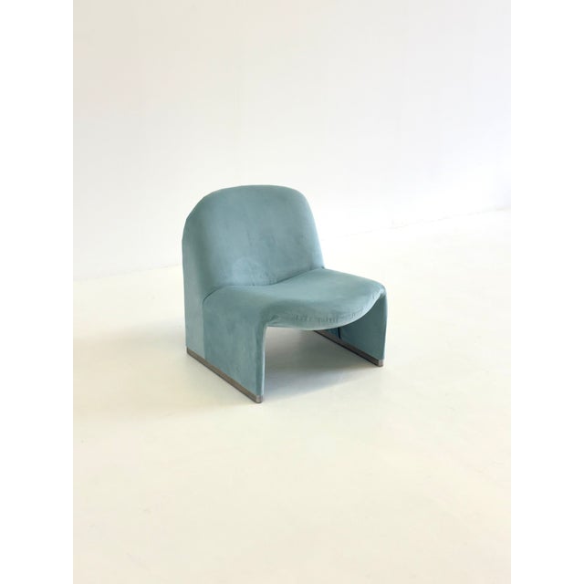 Vintage Alky Chair in Baby Blue Velvet by Anonima Castelli for Artifort, 1970s For Sale - Image 6 of 15