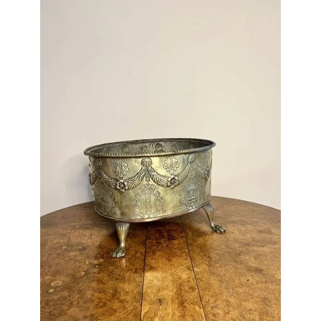 Antique Victorian Dutch Coal Bucket in Brass, 1860 For Sale - Image 10 of 11