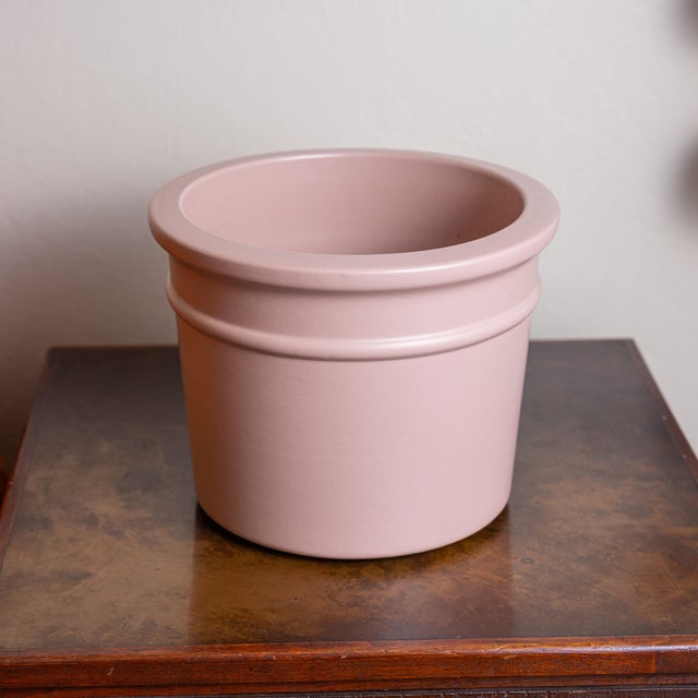 Mid-Century Modern Vintage Gainey Ceramics Az-10 Azalea Planter in Mauve, California Modern For Sale - Image 3 of 8
