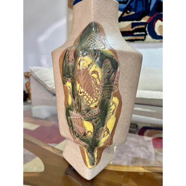 1950s 1950s Marianna Von Allesch Ceramic Table Lamp With Etching on Two Corners For Sale - Image 5 of 12