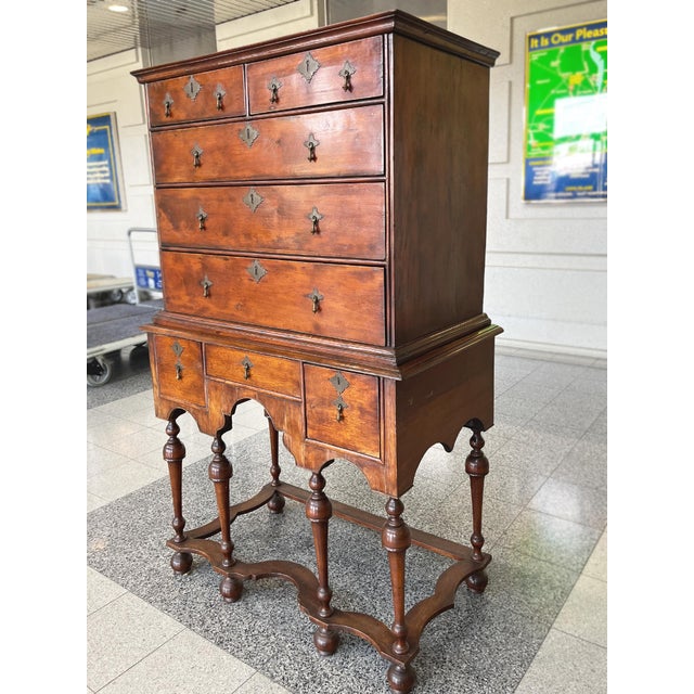 17th Century Late 17th Century William & Mary Chest of Drawers For Sale - Image 5 of 12