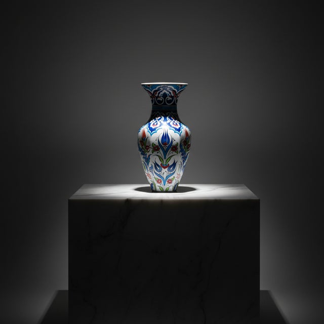 Ceramic Handmade Ceramic Faceted Vase (25cm) – Rumi Neck & Red Tulips – Hexagonal Form For Sale - Image 7 of 7