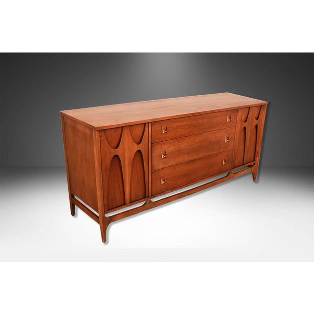 Broyhill 1960s Mid-Century Modern Broyhill Brasilia Credenza Dresser For Sale - Image 4 of 12